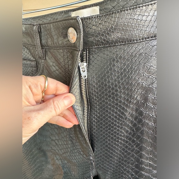 Aritzia Wilfred Melina Faux Croc black pants size 2 - Picture 7 of 9